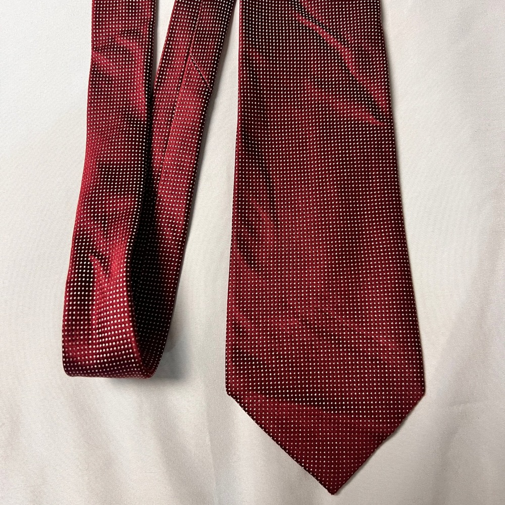 Croft & Barrow Mens Burgundy Red White Micro Dot 100% Silk Necktie Classic Width